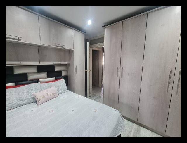 4 BEDROOM HOUSE FOR SALE IN CLAYFIELD